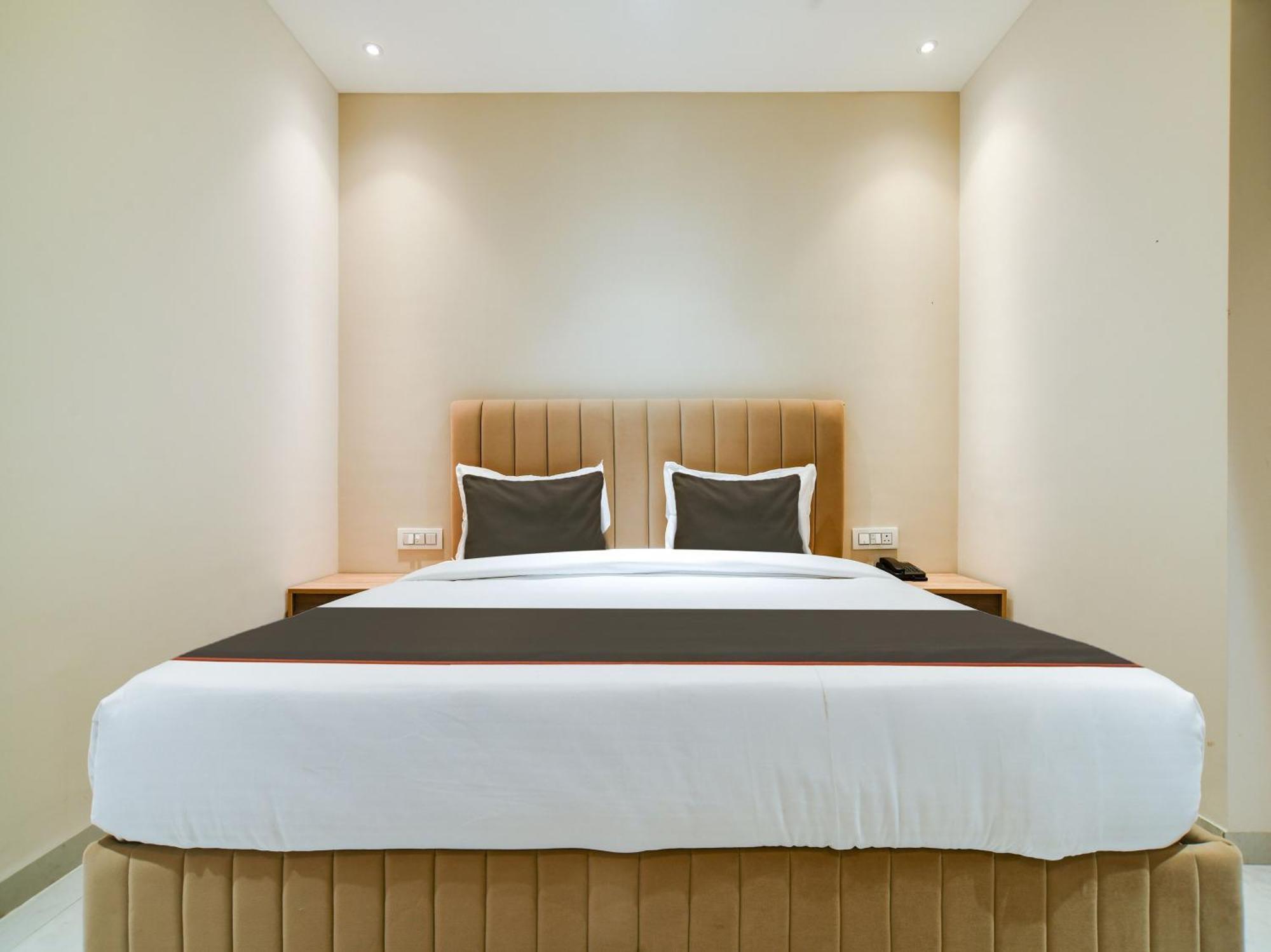 Collection O Hotel Mint Indore Exterior photo