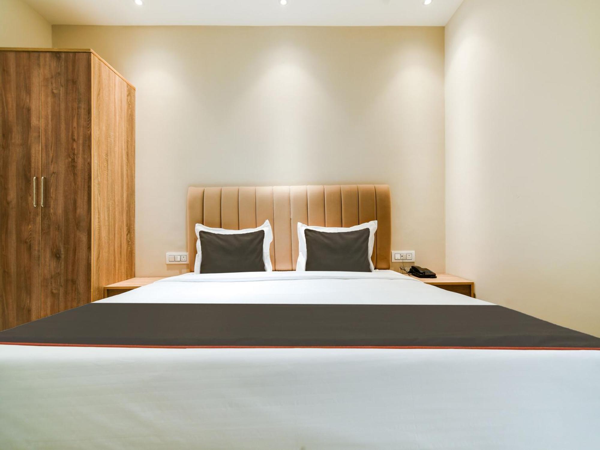 Collection O Hotel Mint Indore Exterior photo